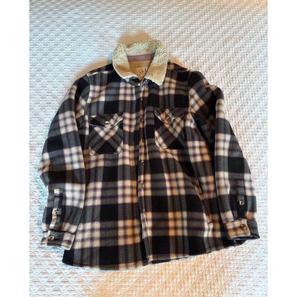Women’s button down shacket